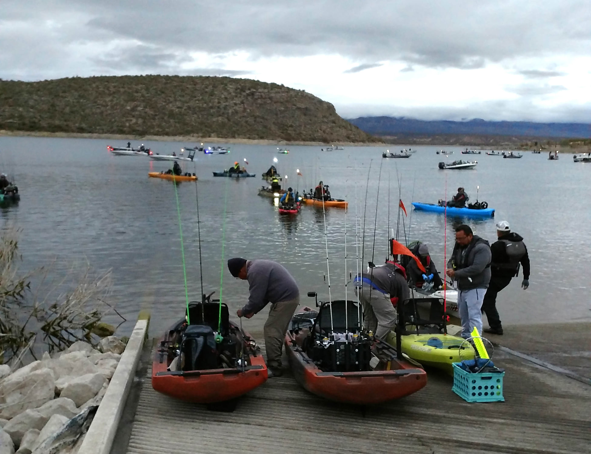 kayak fishingtournament launching